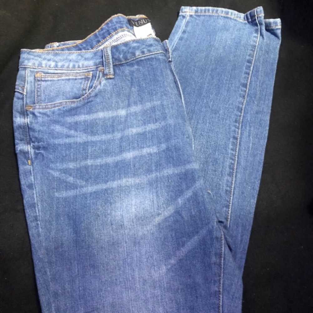 Venus Woman’s Crochet Patch Jeans